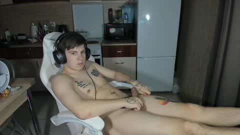 Snapshot of ray_hill chatting on December 4, 2024, 10:19 pm Ray online show from December 4, 2024, 10:19 pm