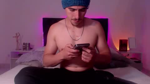 Ray online show from October 21, 2025, 11:05 pm