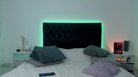 Ray online show from November 16, 2025, 3:01 am