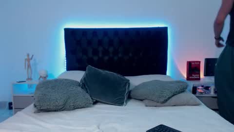 Ray online show from November 30, 2025, 11:20 pm