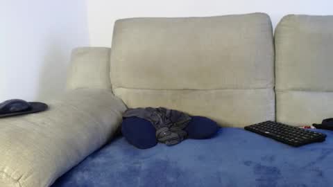 Snapshot of raycatt chatting on February 11, 2026, 5:07 pm Ray online show from February 11, 2026, 5:07 pm