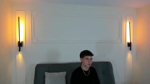 Snapshot of rayder_green chatting on November 19, 2025, 2:28 pm YE online show from November 19, 2025, 2:28 pm