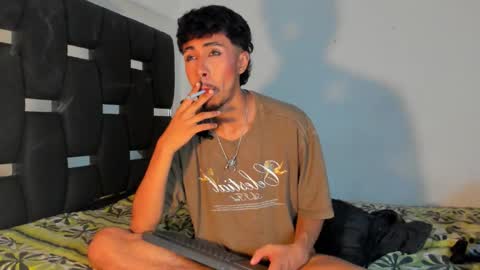 Snapshot of raydevil_ chatting on October 2, 2025, 1:45 am Rayn online show from October 2, 2025, 1:45 am