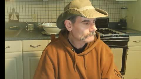 Ray online show from November 25, 2025, 6:41 pm