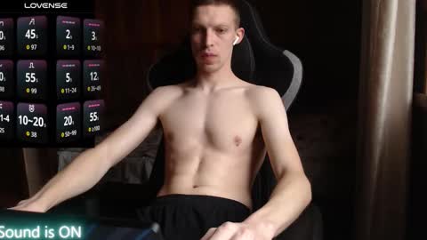 Snapshot of raylonn chatting on November 30, 2025, 12:42 pm Ray online show from November 30, 2025, 12:42 pm