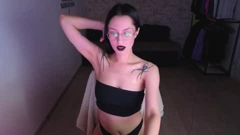 Snapshot of raylsjulie chatting on October 17, 2025, 8:17 am see u next time 0300 UTC 0 online show from October 17, 2025, 8:17 am