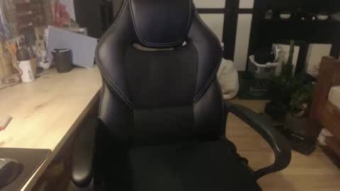 Snapshot of raymann8 chatting on February 26, 2026, 4:39 pm Ray online show from February 26, 2026, 4:39 pm