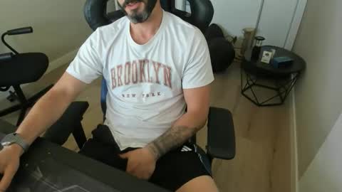 Snapshot of raysexparty chatting on May 16, 2026, 7:38 am raysexparty online show from May 16, 2026, 7:38 am