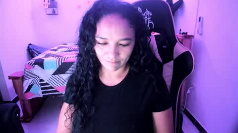 Snapshot of rayza_mature_ chatting on November 11, 2025, 1:38 am Danna online show from November 11, 2025, 1:38 am