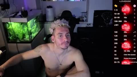 Rayzel online show from March 18, 2026, 1:31 am