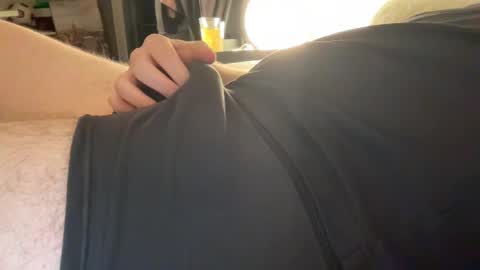 rbnaustiiin online show from January 8, 2025, 6:52 pm