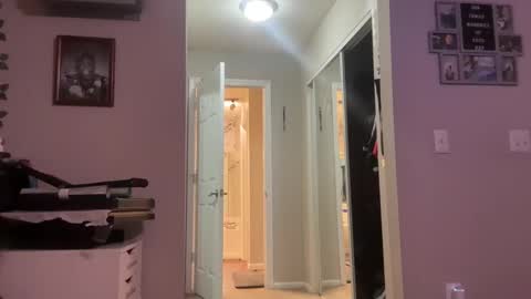 Preston  Stella online show from February 5, 2025, 8:21 am