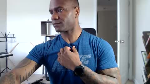 Snapshot of realreyblack chatting on October 13, 2025, 3:12 pm Rey online show from October 13, 2025, 3:12 pm