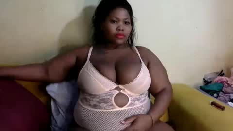 Snapshot of realsweetheart chatting on February 12, 2025, 7:13 am REAL1SWEETHEART online show from February 12, 2025, 7:13 am