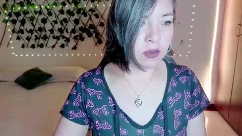 Rebbeca online show from December 17, 2025, 12:00 pm