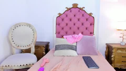 Rebeca Whatsson online show from March 5, 2025, 2:23 pm