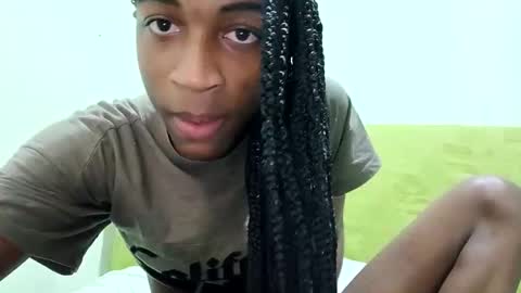 Tu mami Rebecca online show from May 19, 2026, 1:50 pm