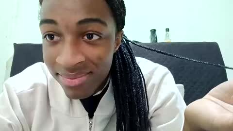 Tu mami Rebecca online show from May 22, 2026, 12:00 pm