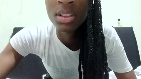 Tu mami Rebecca online show from May 27, 2026, 12:13 pm