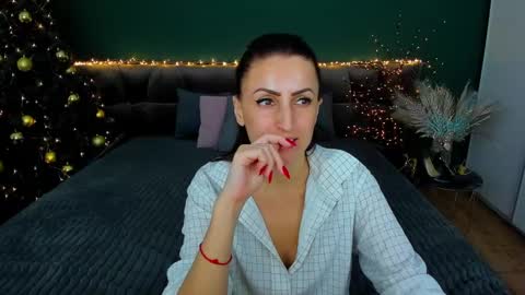 rebecca_diamonds online show from January 8, 2025, 12:05 pm