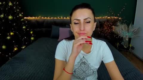 rebecca_diamonds online show from January 12, 2025, 3:14 pm