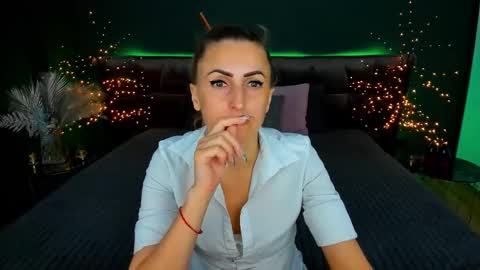 Snapshot of rebecca_diamonds chatting on September 24, 2025, 6:28 am rebecca_diamonds online show from September 24, 2025, 6:28 am