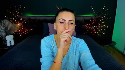 Snapshot of rebecca_diamonds chatting on November 12, 2025, 6:36 am rebecca_diamonds online show from November 12, 2025, 6:36 am