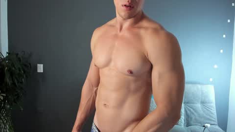 Snapshot of recce_taylor4 chatting on February 1, 2025, 12:05 pm twitter REECET26 instagram RECCETAYLOR online show from February 1, 2025, 12:05 pm