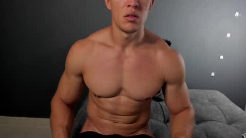 Snapshot of recce_taylor4 chatting on February 16, 2025, 11:48 pm twitter REECET26 instagram RECCETAYLOR online show from February 16, 2025, 11:48 pm