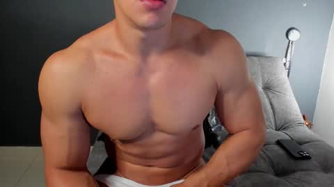 Snapshot of recce_taylor4 chatting on October 8, 2025, 12:41 am twitter REECET26 instagram RECCETAYLOR online show from October 8, 2025, 12:41 am