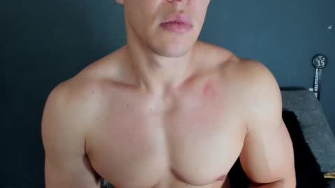 Snapshot of recce_taylor4 chatting on October 25, 2025, 1:18 pm twitter REECET26 instagram RECCETAYLOR online show from October 25, 2025, 1:18 pm