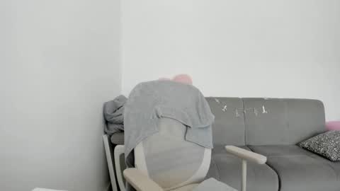 Lolanaturalred online show from February 11, 2025, 12:37 pm