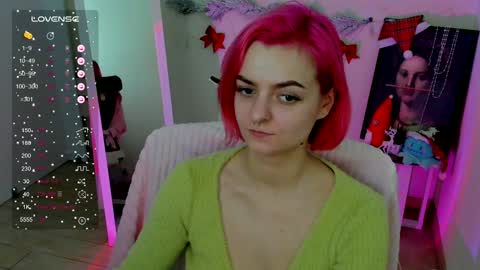 Snapshot of red_bestie_ chatting on December 23, 2024, 2:17 pm Bestie online show from December 23, 2024, 2:17 pm