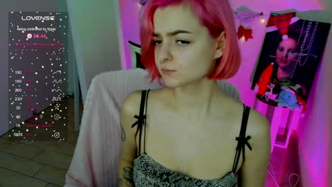 Snapshot of red_bestie_ chatting on December 27, 2024, 8:13 am Bestie online show from December 27, 2024, 8:13 am