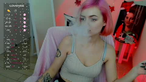 Snapshot of red_bestie_ chatting on January 7, 2025, 4:59 pm Bestie online show from January 7, 2025, 4:59 pm