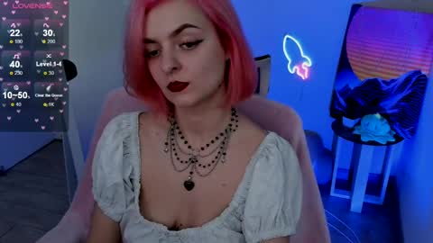 Snapshot of red_bestie_ chatting on February 13, 2025, 2:31 pm Bestie online show from February 13, 2025, 2:31 pm