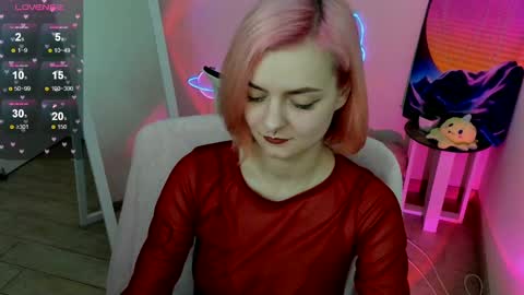 Snapshot of red_bestie_ chatting on February 18, 2025, 8:03 pm Bestie online show from February 18, 2025, 8:03 pm