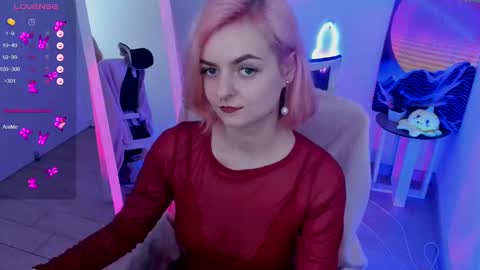 Snapshot of red_bestie_ chatting on February 25, 2025, 5:15 pm Bestie online show from February 25, 2025, 5:15 pm