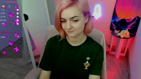 Snapshot of red_bestie_ chatting on February 26, 2025, 1:41 pm Bestie online show from February 26, 2025, 1:41 pm