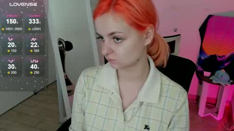 Snapshot of red_bestie_ chatting on September 28, 2025, 12:10 pm Bestie online show from September 28, 2025, 12:10 pm