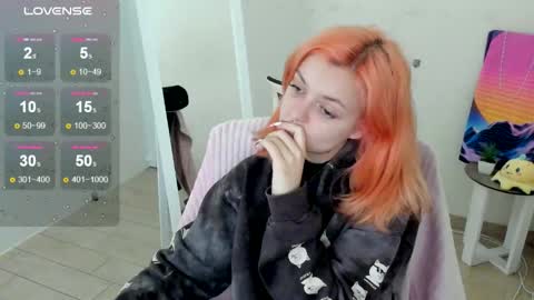 Snapshot of red_bestie_ chatting on October 13, 2025, 12:49 pm Bestie online show from October 13, 2025, 12:49 pm