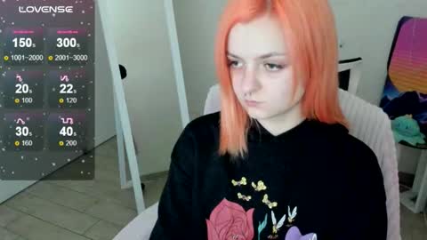 Snapshot of red_bestie_ chatting on November 3, 2025, 1:01 pm Bestie online show from November 3, 2025, 1:01 pm