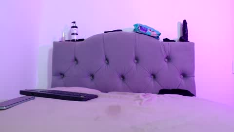 Snapshot of red_moonn chatting on December 22, 2024, 7:10 pm IG OF red moonn online show from December 22, 2024, 7:10 pm