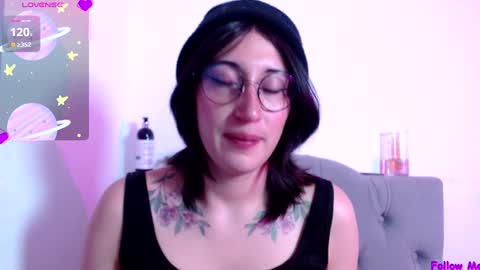 Snapshot of red_moonn chatting on January 25, 2025, 1:41 pm IG OF red moonn online show from January 25, 2025, 1:41 pm