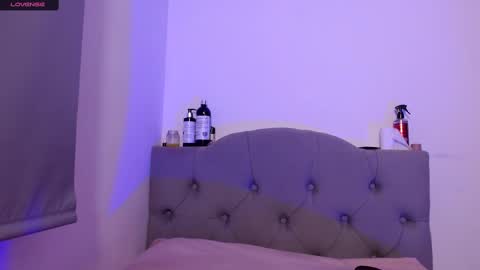 IG   OF red moonn online show from February 15, 2025, 11:39 am