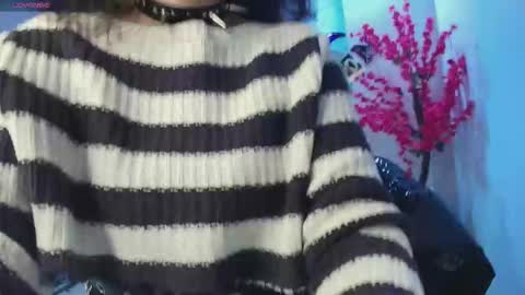 Snapshot of red_moonx chatting on October 31, 2025, 11:33 am Res Moon online show from October 31, 2025, 11:33 am