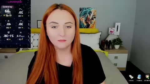 Snapshot of red_naughtyfox chatting on January 19, 2025, 12:38 am Lessy Fox online show from January 19, 2025, 12:38 am