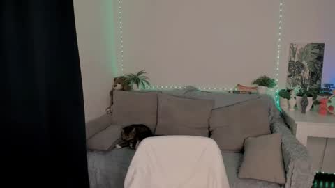 Snapshot of red_passsion chatting on September 20, 2025, 7:42 am Mia online show from September 20, 2025, 7:42 am