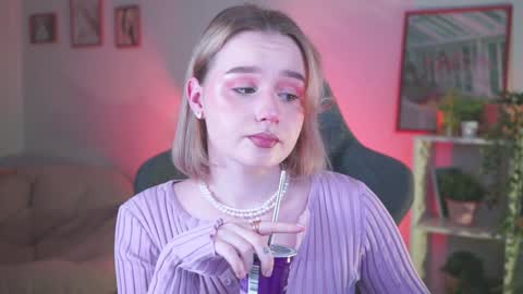 Snapshot of red_queeen chatting on December 11, 2024, 5:26 pm QUEEN OF EVIL online show from December 11, 2024, 5:26 pm