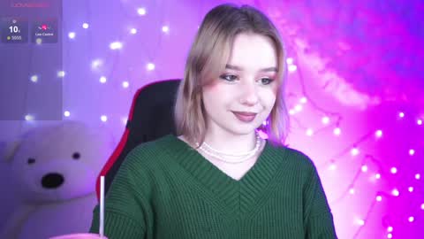 Snapshot of red_queeen chatting on December 14, 2024, 9:35 pm QUEEN OF EVIL online show from December 14, 2024, 9:35 pm